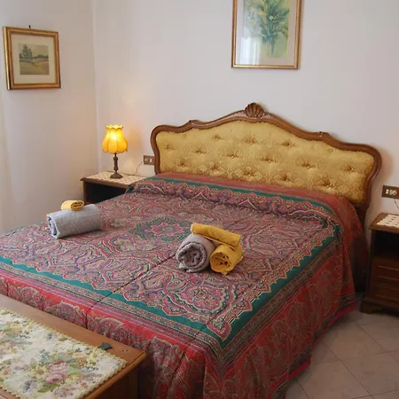 La Dama Sul Mare Savona